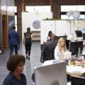 Primer empleo global: cómo prepararte para competir en dólares